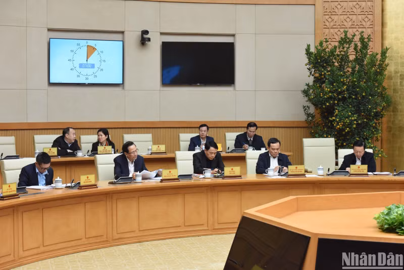 The Deputy PMs and leaders of ministries and agencies attend the Government’s January regular meeting.