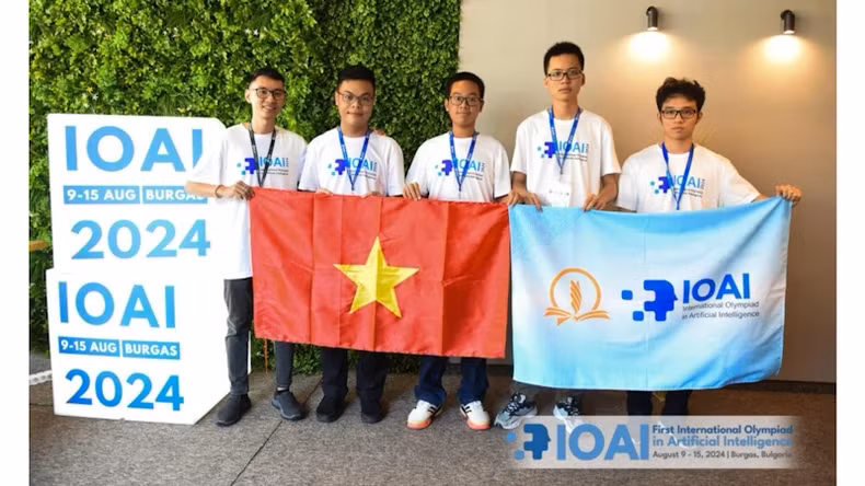 Vietnam 2 team from the High School for the Gifted under the Vietnam National University - Ho Chi Minh City brought home the silver medal. Vietnam 2 team from the High School for the Gifted under the Vietnam National University - Ho Chi Minh City brought home the silver medal.