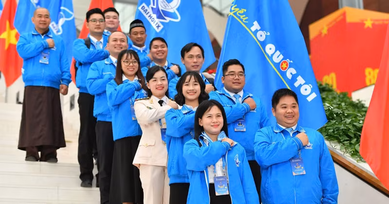 The lively atmosphere at the 9th National Congress of the Vietnam Youth Federation.
