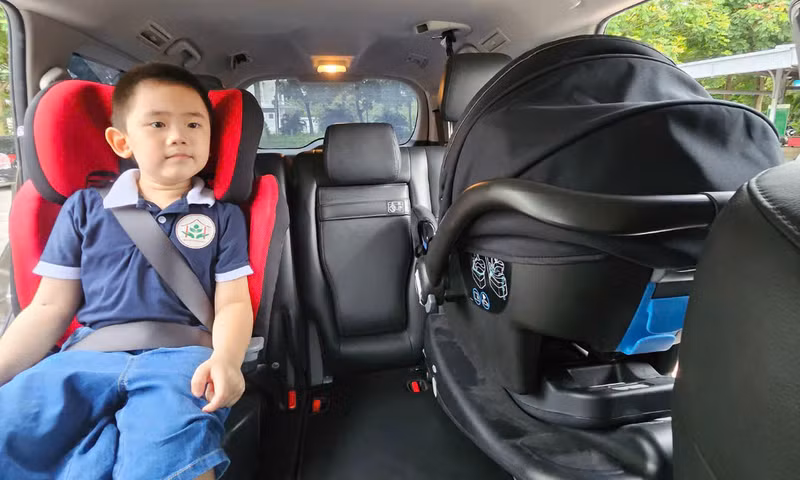 Children under 135 cm in height and under 10 years old must be properly secured in a child restraint system that is suited to their size, age, and weight when being transported in a private car and are not allowed to sit in a front seat of a motor vehicle.
