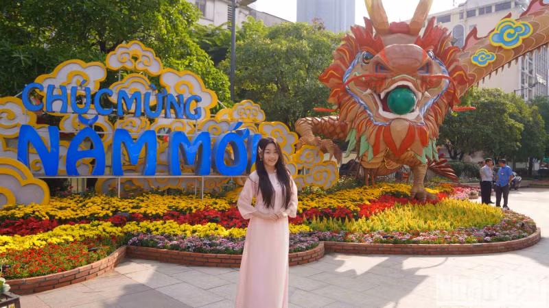 Nguyen Hue Flower Street for Tet Festival will serve the citizens and tourists from 7pm on February 7 until 9pm on February 14.