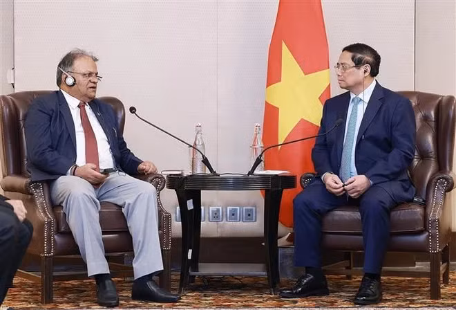 Prime Minister Pham Minh Chinh receives Arun Kumar Singh, Chairman and CEO of the Oil and Natural Gas Corporation Limited (ONGC), in New Delhi on July 31 (Photo: VNA)