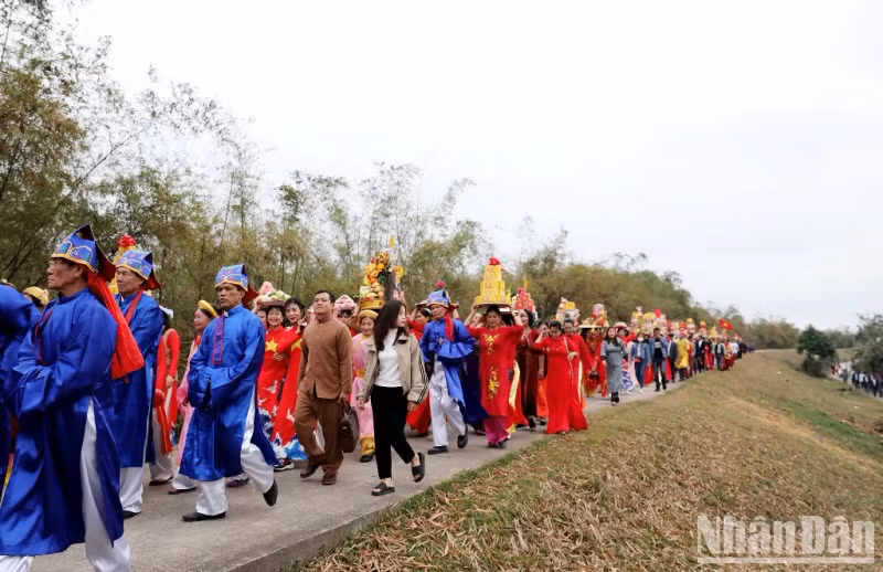 Tien La people are conscious of preserving a clean and beautiful environment and landscape for their homeland.