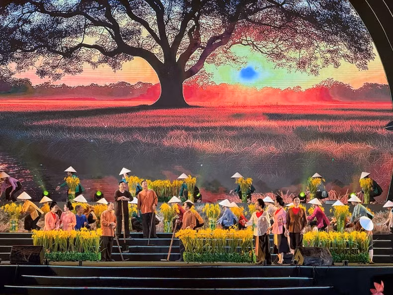 An art performance at the exhibition.