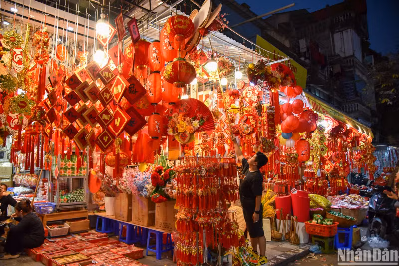 The mascot for the upcoming Lunar New Year is dragon, so most of the products designed with the image of dragon, aiming to pray for good luck and happiness.