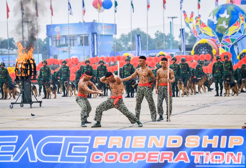 Commandos showcase martial arts performances during the rehearsal. Commandos showcase martial arts performances during the rehearsal.