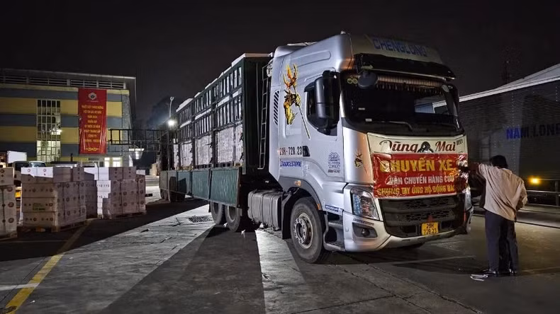The humanitarian aid supplies were transported to the affected areas by the Department of Dyke Management and Natural Disaster Prevention and Control. The humanitarian aid supplies were transported to the affected areas by the Department of Dyke Management and Natural Disaster Prevention and Control.