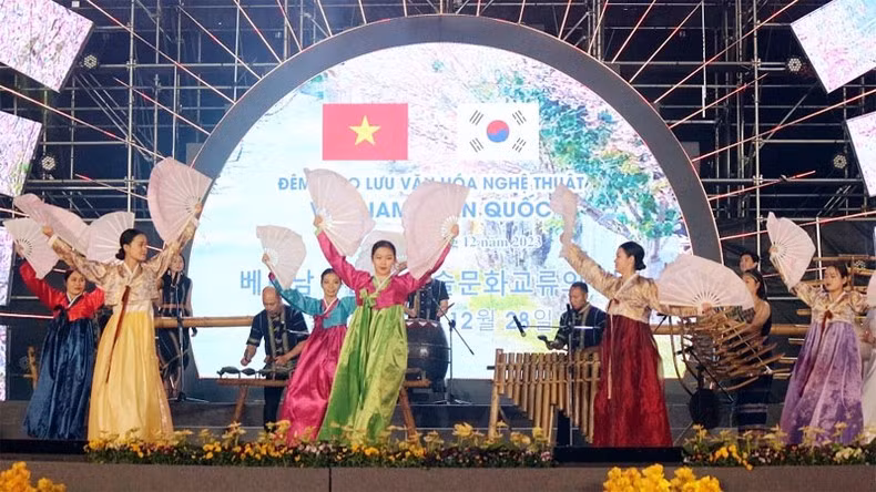 A performance carried profound significance, symbolising the deepening friendship and sister-city bond between Da Lat and Chuncheon.