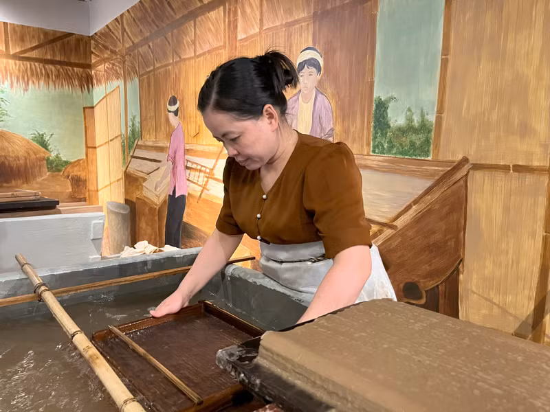 A step in making 'Do' paper A step in making 'Do' paper