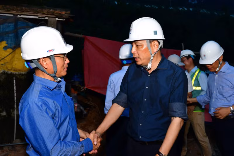 Functional agencies encourage onstruction units at the Circuit-3 500kV transmission line project site. Functional agencies encourage onstruction units at the Circuit-3 500kV transmission line project site.