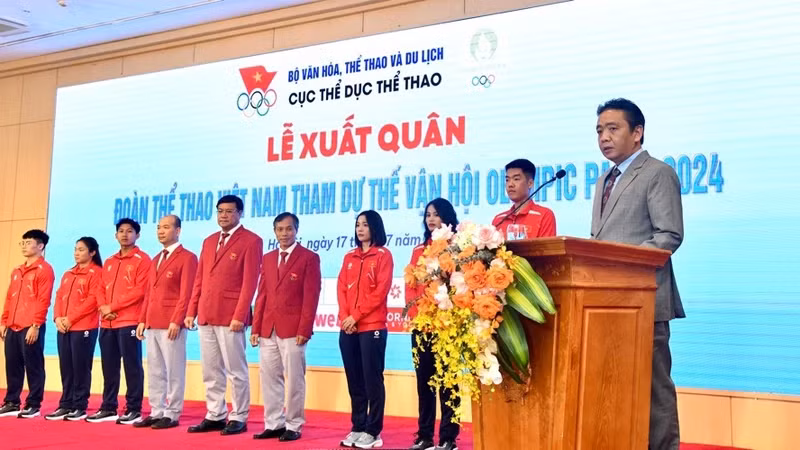 Deputy Minister of Culture, Sports and Tourism Hoang Dao Cuong speaks at the send-off ceremony. (Photo: Department of Sports and Physical Education)