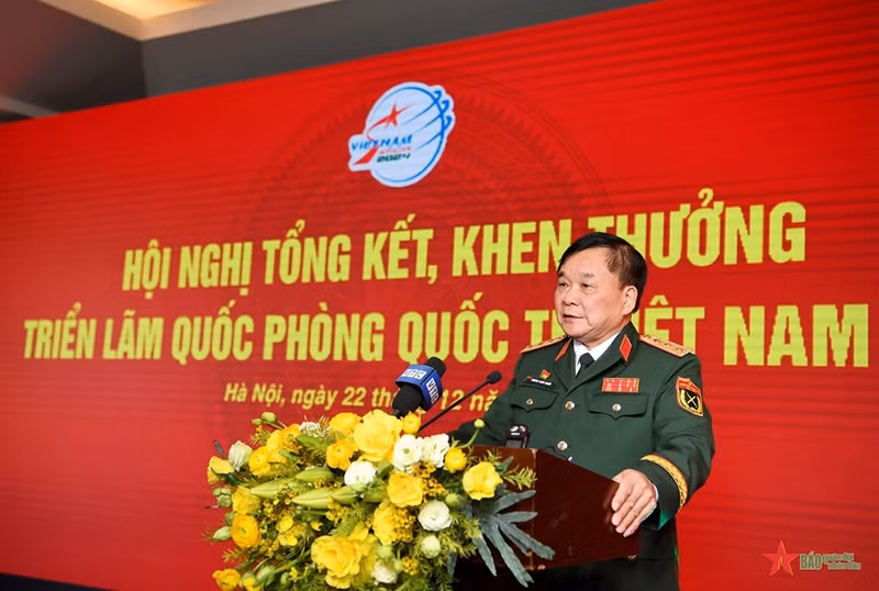 Senior Lieutenant General Hoang Xuan Chien speaks at the conference. (Photo: qdnd.vn) Senior Lieutenant General Hoang Xuan Chien speaks at the conference. (Photo: qdnd.vn)
