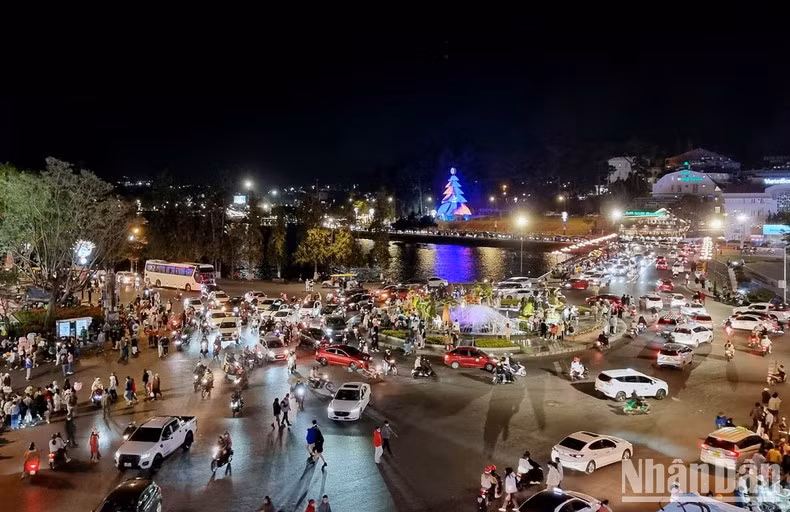 The centre of the mountainous city of Da Lat on Christmas Eve.