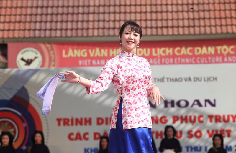 Hoa (ethnic Chinese) community