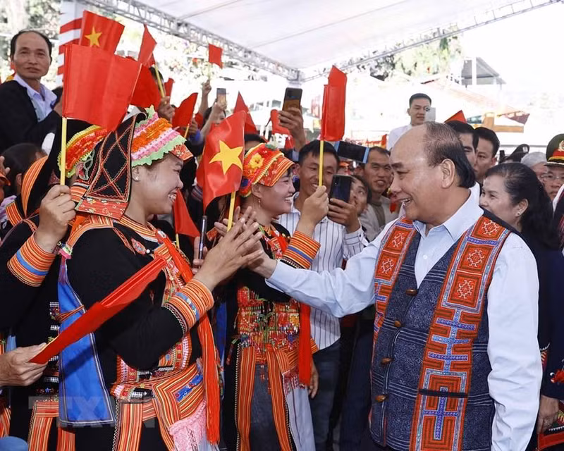 President Nguyen Xuan Phuc at the festival (Photo: VNA)