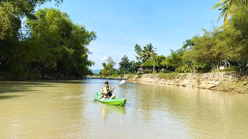 A day to explore three lakes is a memorable journey. (Photo: NDO)