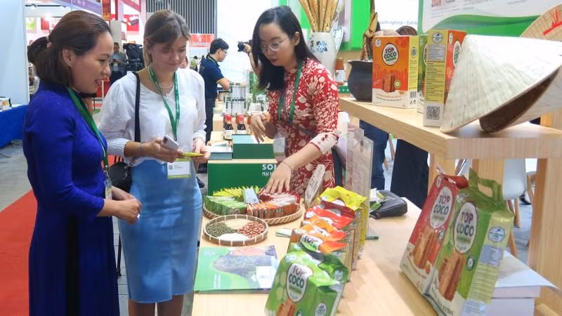 The expo attracts a large number of visitors. (Photo: NDO)