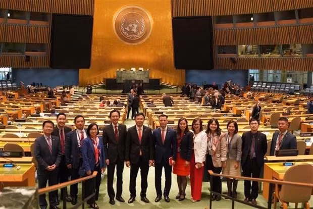 The Vietnamese delegation at the at the 77th session of the UN General Assembly in New York (Photo: VNA)