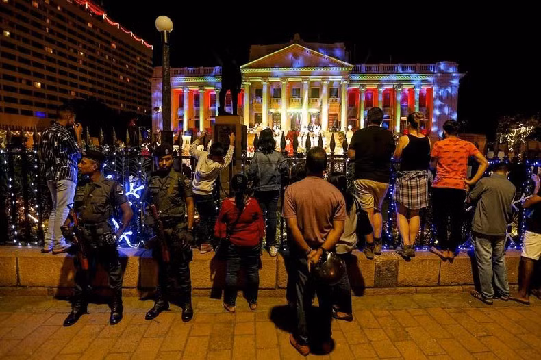 Christmas atmosphere outside the Presidential Palace of Sri Lanka, December 22, 2022. (Photo: EPA-EFE)