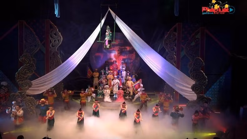 "Thuong Thien Thanh Mau" (Mother Goddess of Heaven), a play by the Vietnam Cai Luong (Vietnamese reformed opera) Theatre and the Vietnam Circus Federation will be staged at the festival.