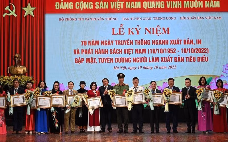 Outstanding publishers are honoured at the ceremony.