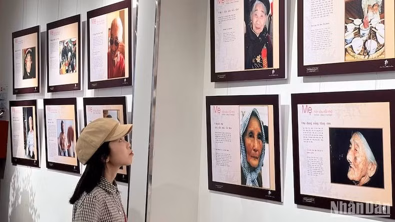 Each photo features a mother, a life story, a sacrifice that stirs deep emotions in the viewer.