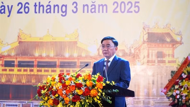 Politburo Member Tran Cam Tu emphasised: "Hue must focus on effectively implementing the National Assembly’s Resolution No.175." Politburo Member Tran Cam Tu emphasised: "Hue must focus on effectively implementing the National Assembly’s Resolution No.175."
