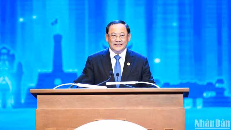 Lao Prime Minister Sonexay Siphandone speaks at the opening ceremony of the P4G 2025 Summit. (Photo: DUY LINH)