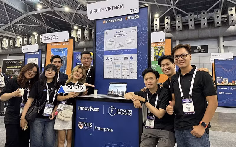 Vietnamese start-ups participate in InnovFest x Asia 2024 technology exhibition in Singapore. (Photo: KY DUYEN/NDO)