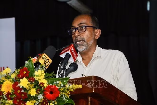 Sri Lankan Minister of Buddha Sasana, Religious and Cultural Affairs Hiniduma Sunil Senevi speaks at the event. (Photo: VNA)