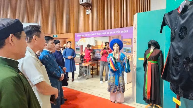 Visitors are introduced to 30 traditional Ao Dai designs.