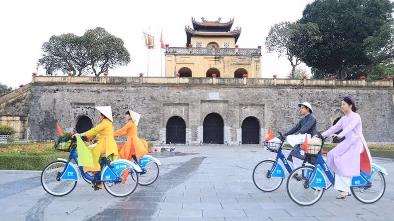 Thang Long Imperial Citadel is one of the most attractive destinations in Hanoi. Thang Long Imperial Citadel is one of the most attractive destinations in Hanoi.