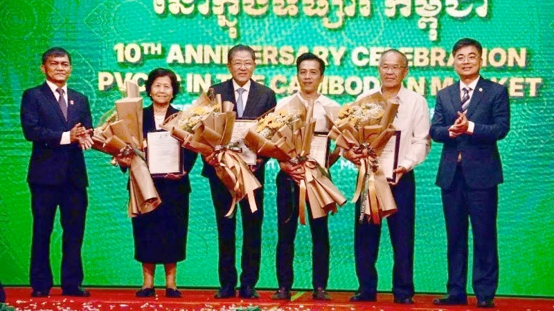 At the opening ceremony of the PVCFC’s representative office in Cambodia.