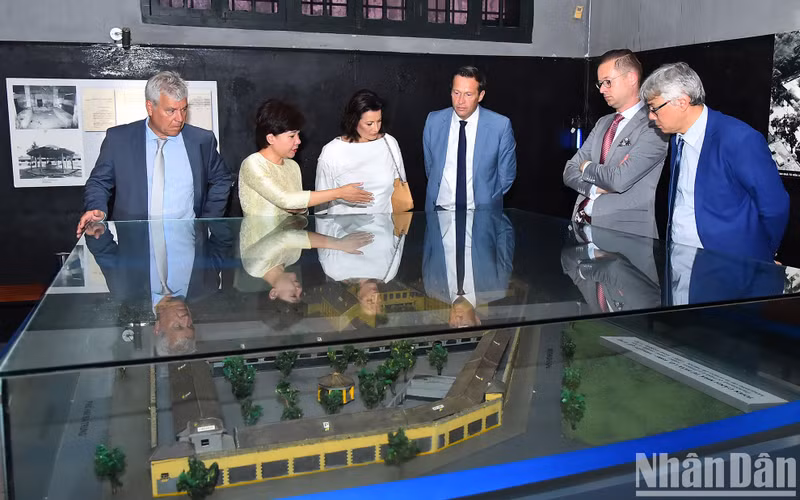 President of the Belgian Senate Stephanie D'Hose and other delegates visit Hoa Lo Prison. President of the Belgian Senate Stephanie D'Hose and other delegates visit Hoa Lo Prison.