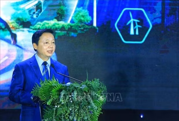 Deputy Prime Minister Tran Hong Ha speaks at the forum. (Photo: VNA)