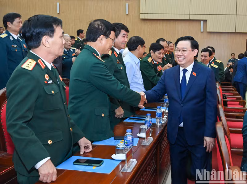 NA Chairman Vuong Dinh Hue and the delegates attend the ceremony.