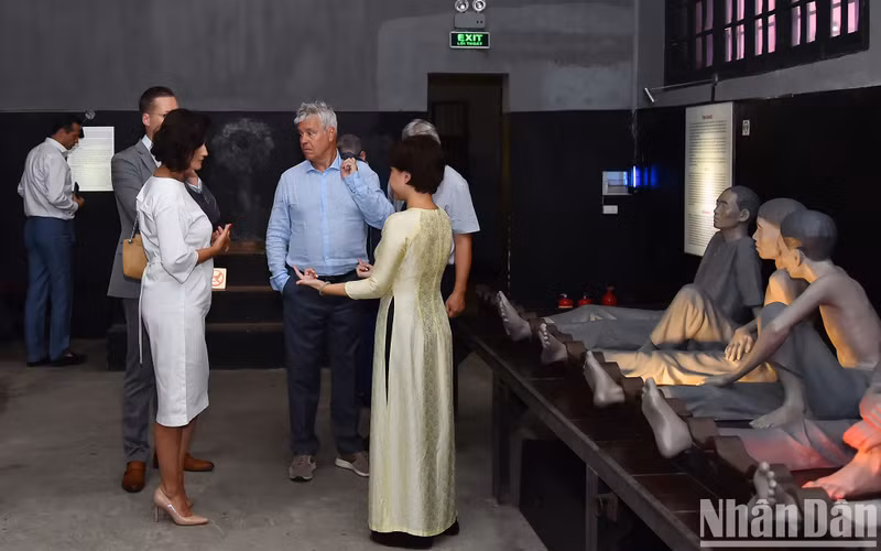 Located in the heart of the capital city, Hoa Lo Prison Relic Site is a proof of the revolutionary struggle and a symbol of the indomitable and resilient spirit of the Vietnamese patriots imprisoned here. Located in the heart of the capital city, Hoa Lo Prison Relic Site is a proof of the revolutionary struggle and a symbol of the indomitable and resilient spirit of the Vietnamese patriots imprisoned here.