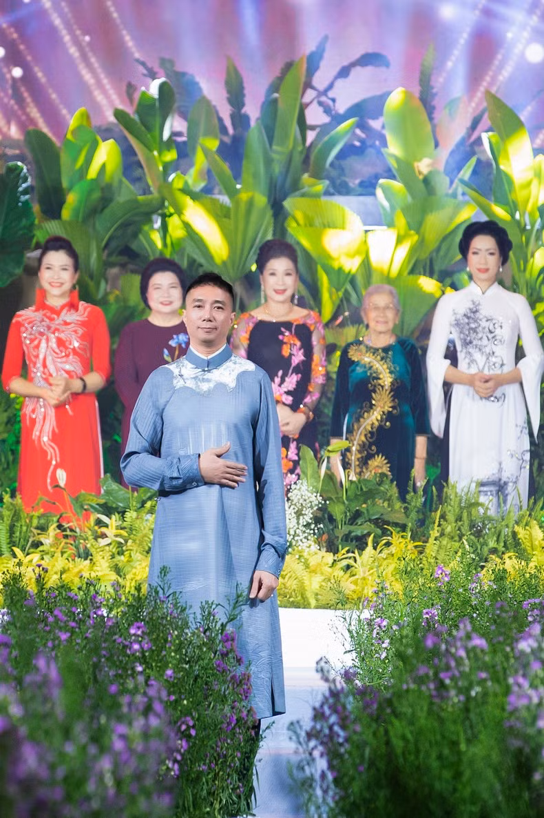 Designer Do Trinh Hoai Nam participates in the Ho Chi Minh City Ao Dai Festival in the roles of designer and festival ambassador.