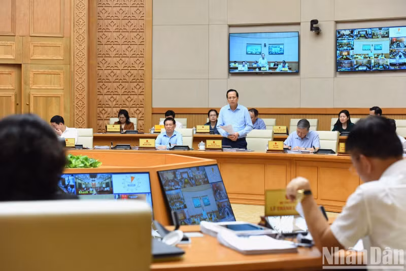 Minister of Labour, War Invalids and Social Affairs Dao Ngoc Dung delivers a speech.
