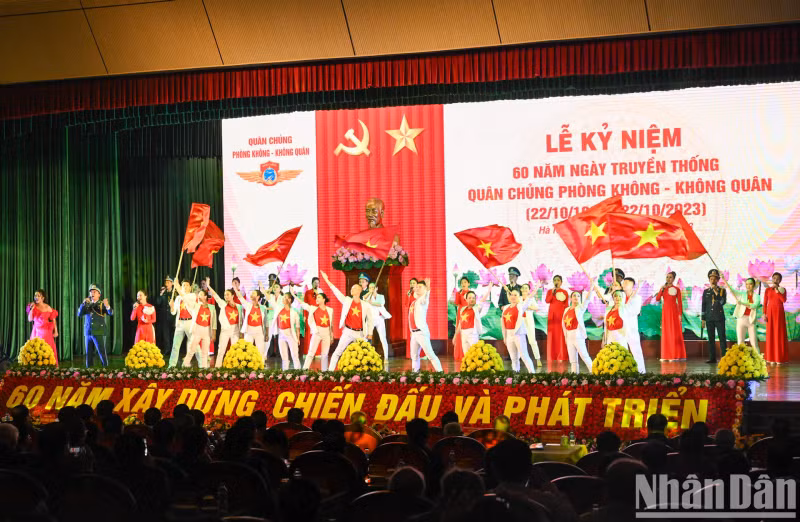 An art performance by officials and soldiers of the ADAF.