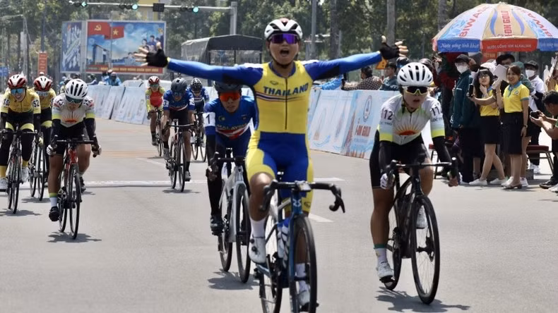 The rider from Thailand wins the yello jersey. (Photo: NDO) The rider from Thailand wins the yello jersey. (Photo: NDO)