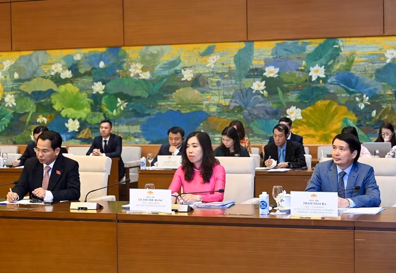 In Pictures: NA leader Vuong Dinh Hue holds talks with President of Belgian Senate Stephanie D'Hose ảnh 9
