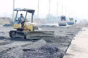 The development of transport infrastructure will help improve regional connectivity and create a more favourable investment environment. (Photo: Nguyet Anh)