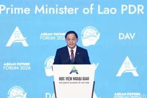 Lao Prime Minister Sonexay Siphandone speaks at the opening session of the third ASEAN Future Forum. (Photo: NDO)
