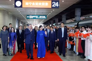 General Secretary of the Communist Party of Viet Nam (CPV) Central Committee and State President To Lam and his spouse, together with a high-level Vietnamese delegation, leave Nanning on April 17, successfully concluding their state visit to China from April 14–17 (Photo: VNA)