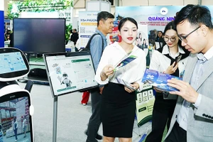 The rapid advancement of the digital economy and innovation is unlocking new avenues for expansion across multiple sectors. (Photo: SONG ANH) 
