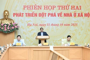 Prime Minister Pham Minh Chinh speaks at the second meeting of the Central Steering Committee for Housing Policy and Real Estate Market in Ha Noi on October 11, 2025. (Photo: VNA)
