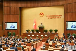 The closing sitting of the first session of the 16th National Assembly. (Photo: Duy Linh)