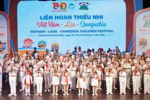 A performance at the closing ceremony of the festival. (Photo: VNA)