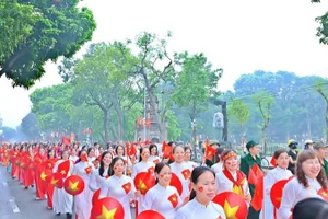 A street parade event in Ha Noi organised by the Viet Nam Centre for Culture and Arts Exhibition (under the Ministry of Culture, Sports and Tourism).
